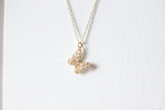 18k Vintage Dangling Butterfly Short Necklace